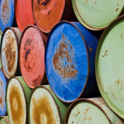 Βαρέλια με πετρέλαιο