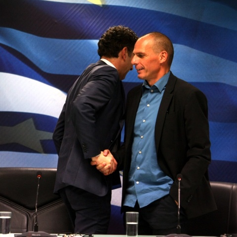 Ο Ντάισελμπλουμ για την πρώτη συνάντηση με τον Βαρουφάκη το 2015 και την περίφημη χειραψία