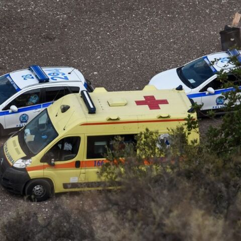 Νεκρός 54χρονος σε παλιό βαγόνι τρένου στη Θεσσαλονίκη - Η ΕΛ.ΑΣ. δεν εντοπίζει εγκληματική ενέργεια - Η σορός θα εξεταστεί για τα ακριβή αίτια θανάτου.