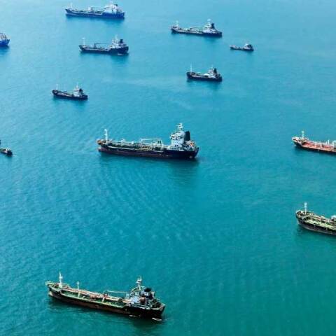 Ελάχιστα πλοία περνούν από τα Στενά του Ορμούζ