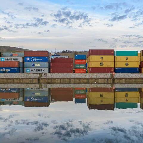 Λιμάνι με containers