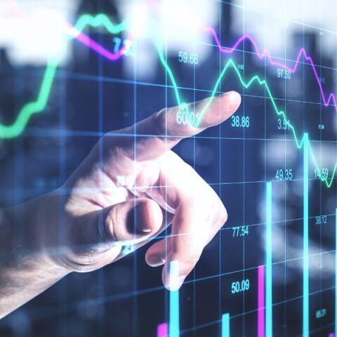 Έρευνα EWC Think Tank: Η ελληνική οικονομία εμφανίζει την πιο συνεπή διαρθρωτική ανάκαμψη στην ευρωπαϊκή περιφέρεια - Ισχυρές επενδύσεις και αποκλιμάκωση χρέους