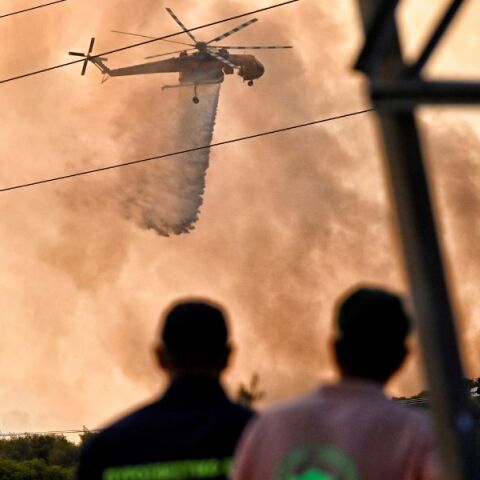Η Ευρωπαϊκή Ένωση ενισχύει την ετοιμότητα για δασικές πυρκαγιές το καλοκαίρι του 2026 με ρεκόρ δυνάμεων, αεροσκαφών και συντονισμού, με έμφαση και στην Ελλάδα.