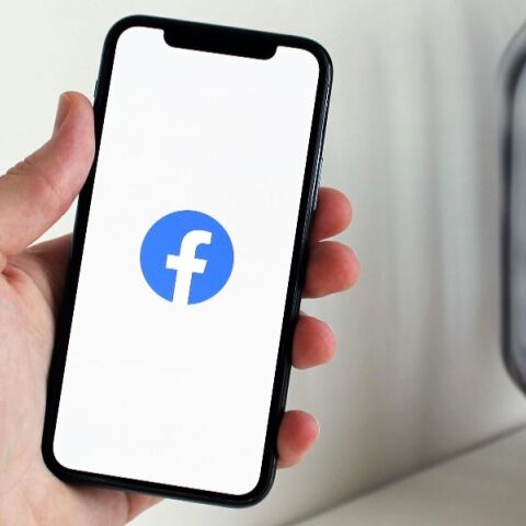 «Έπεσαν» Facebook και Messenger  - Μεγάλα προβλήματα στη σύνδεση