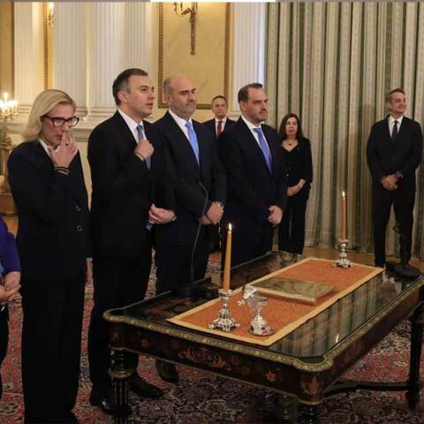 Ορκίστηκαν στο Προεδρικό Μέγαρο τα νέα μέλη της κυβέρνησης