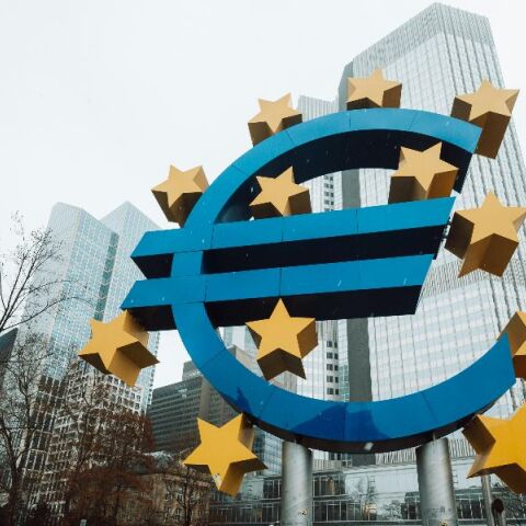 Τα επιτόκια αυξήθηκαν: Τι θα κρίνει τις επόμενες κινήσεις, τα δύο βασικά σενάρια της ΕΚΤ
