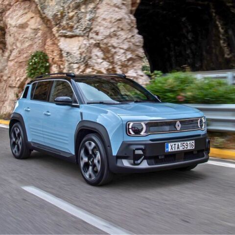 Οδηγήσαμε το Renault 4 E-TECH Electric το νέο voiture à vivre και το απολαύσαμε δεόντως