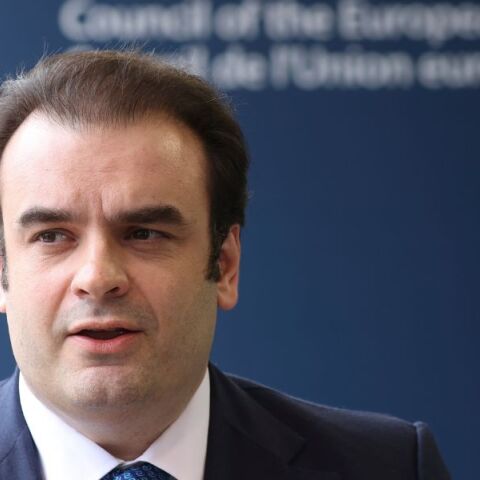 Μέχρι τις 30 Σεπτεμβρίου παρατείνεται η ρύθμιση για το ελβετικό φράγκο, όπως έκανε γνωστό ο Κυριάκος Πιερρακάκης, αναλύοντας τα εργαλεία για το ιδιωτικό χρέος.
