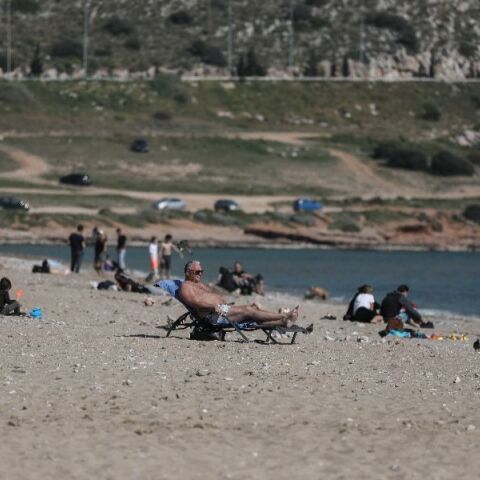Βάρκιζα: Διαψεύδει την επίθεση λαγοκέφαλου σε λουόμενη ο Δήμος