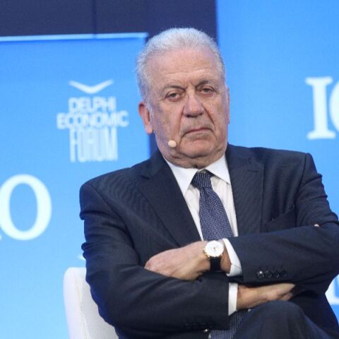 Στον Άρειο Πάγο ο Αβραμόπουλος: Ζητά από την Εισαγγελία να ακυρωθεί το ένταλμα σύλληψης