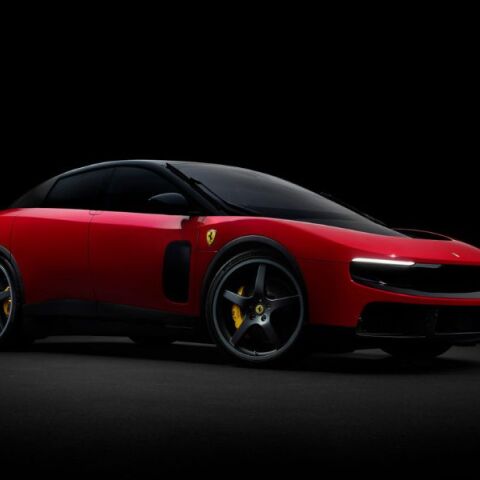 Ο επικεφαλής μάρκετινγκ της Ferrari αποχωρεί μετά την αρνητική υποδοχή του ηλεκτρικού αυτοκινήτου Luce, που προκάλεσε πτώση μετοχών και αντιδράσεις