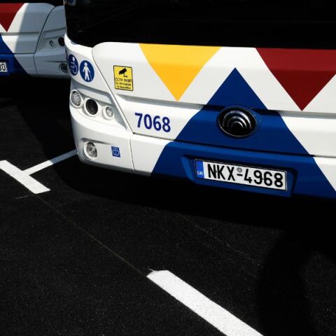 Ξεκίνησαν τα θερινά δρομολόγια αστικών λεωφορείων στη Θεσσαλονίκη, με ενισχυμένες γραμμές προς τις παραλίες - Ο ΟΣΕΘ στοχεύει στην κάλυψη της αυξημένης κίνησης 