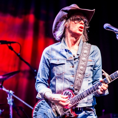 Ο Mike Scott μιλά στην Athens Voice για τους Waterboys, το ένστικτο, τη δημιουργία και τη συναυλία τους στο Sani Festival