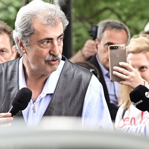Ο Παύλος Πολάκης κάλεσε «όσους συντρόφους έχουν αποφασίσει να φύγουν» από το κόμμα να μην πάνε να ψηφίσουν το Σάββατο στην Κεντρική Επιτροπή