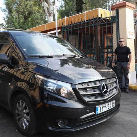 Οι συλληφθέντες για τον εμπρησμό στη Marfin μεταφέρονται στην Ευελπίδων