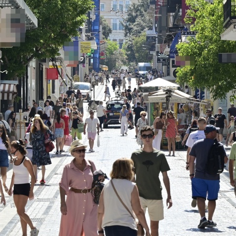 Καταναλωτές στην Ερμού