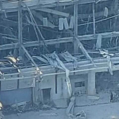 Το εμπορικό κέντρο στην Ιαπωνία μετά την έκρηξη λίγες ώρες μετά τον ισχυρό σεισμό