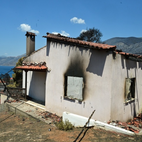 Καμένο σπίτι από τη φωτιά στο Πόρτο Γερμενό