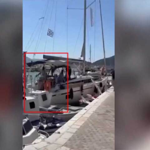 Ιστιοφόρο στη Λευκάδα πέφτει πάνω σε δεμένα σκάφη