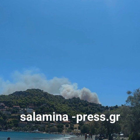 Φωτιά στη Σαλαμίνα: Μπαράζ μηνυμάτων από το 112 για τα δύο μέτωπα σε Περιστέρια και Σελήνια - Εκκενώνονται περιοχές