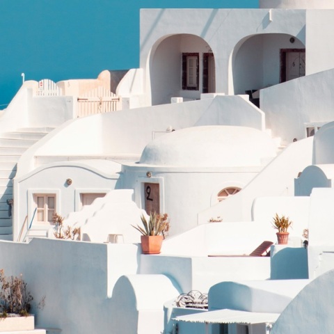 Πώς τα σοκάκια των Κυκλάδων φθείρουν γόνατα & ισχία