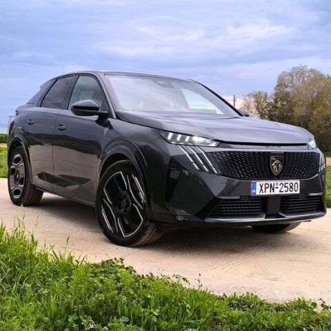 Αυτό είναι το Peugeot E-3008 Dual Motor AWD 325 hp με καινοτομίες που φέρνουν επανάσταση στην ηλεκτρική κινητικότητα