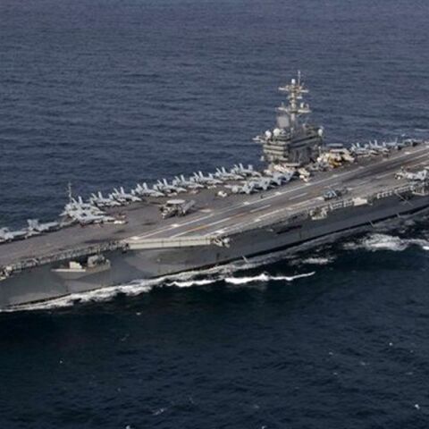  Το αεροπλανοφόρο USS Lincoln φτάνει στην Ταϊλάνδη μετά από 200 μέρες στη θάλασσα - Συναγερμός για τον σεξοτουρισμό