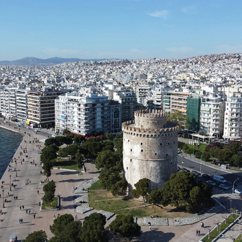 Θεσσαλονίκη, ΔΕΘ, προσκύνημα στον τάφο του Αγίου Παϊσίου και συναυλία Ρέμου: ένας ανατρεπτικός συνδυασμός θρησκευτικού και κοσμικού τουρισμού.