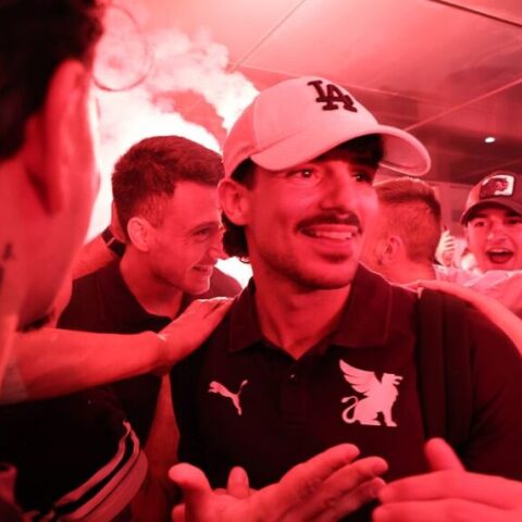 «Κάηκε» το αεροδρόμιο του Ηρακλείου για τον ΟΦΗ - Υποδοχή ηρώων μετά το ιστορικό διπλό στο «Καραϊσκάκης»