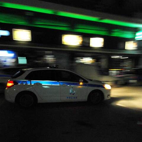 Αστυνομική καταδίωξη κατά τη διάρκεια της νύχτας