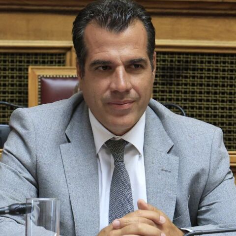 Υπουργείο Μετανάστευσης και Ασύλου: Έξι συμφωνίες-πλαίσιο 137,1 εκατ. ευρώ για υπηρεσίες καθαριότητας, φύλαξης και συντήρησης στις δομές του 
