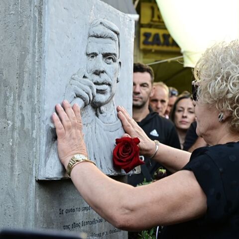 Σε εξέλιξη η πορεία μνήμης στο Κερατσίνι για τα 13 χρόνια από τη δολοφονία του Παύλου Φύσσα 
