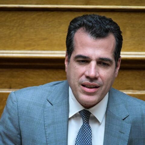 Πλεύρης: Καμία επαγγελματική συνεργασία με τον γιατρό του Μαζωνάκη