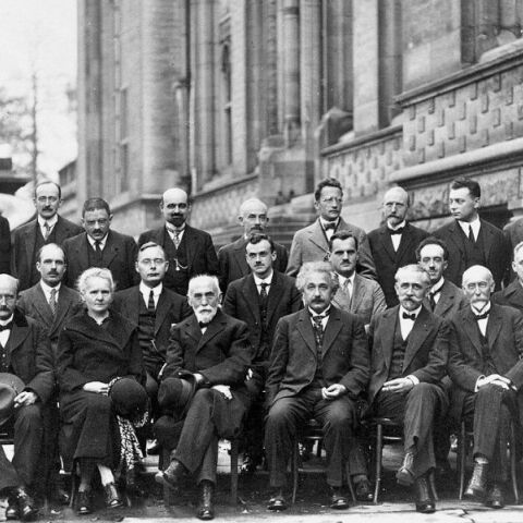 1926: 100 χρόνια από το πέρασμα στην «κυματική» θεώρηση της ύλης 