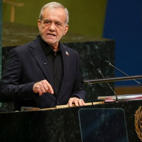Ο Μασούντ Πεζεσκιάν δήλωσε στον ΟΗΕ ότι το Ιράν δεν θα υποκύψει στις πιέσεις του Ντόναλντ Τραμπ και ζήτησε συνεργασία για ειρήνη