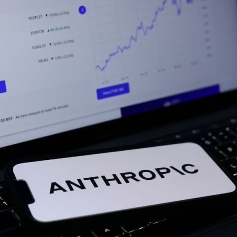 Η Anthropic προειδοποιεί ότι η προηγμένη τεχνητή νοημοσύνη θα μπορούσε να προκαλέσει «καταστροφικούς ή υπαρξιακούς κινδύνους» για την ανθρωπότητα.