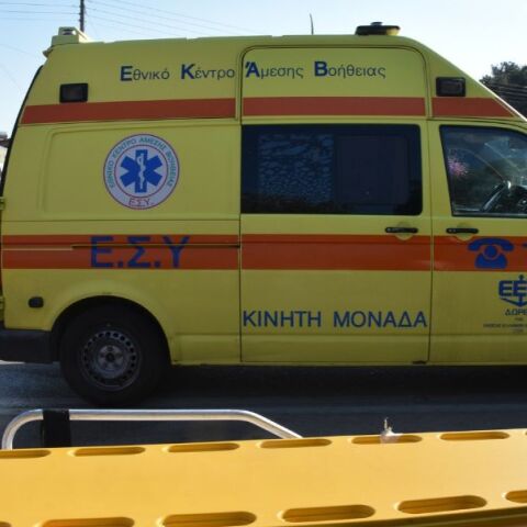 Τραγωδία στη Ρόδο, 58χρονη τουρίστρια έχασε τη ζωή της από κεραυνό κοντά στη Λίνδο - Κατέληξε πριν φτάσει το ασθενοφόρο - Οι Αρχές διερευνούν το περιστατικό.