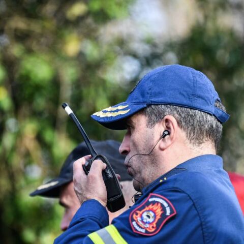 Σώος βρέθηκε 42χρονος κυνηγός στη Νεμέρτσικα, μετά από πολύωρη επιχείρηση της ΕΜΑΚ και της ΕΛ.ΑΣ. στην περιοχή Δρυμάδες Πωγωνίου - Τον παρέλαβε ασθενοφόρο