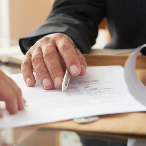 Κόκκινα δάνεια και servicers