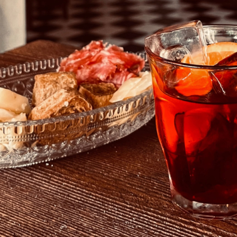 Aperitivo και ιταλικός μεζές στο Magdalena στο Παγκράτι