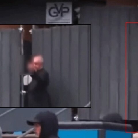 Ιερέας στο Μιλάνο δείχνει το μεσαίο δάκτυλο σε διαδηλωτή