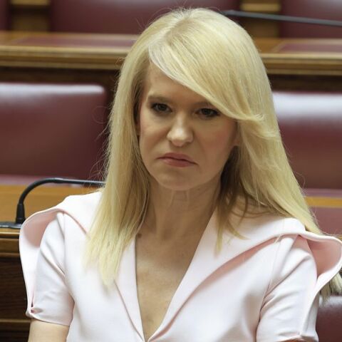 Καυστική Τζάκρη για Τσίπρα: «Mετά το 2015 δεν τον ήπιαμε, τον ρουφήξαμε»
