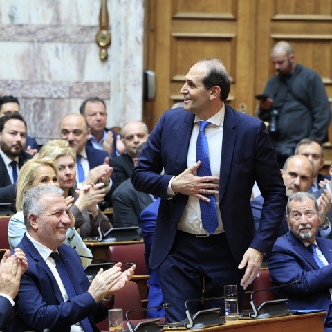 Απόστολος Βεσυρόπουλος