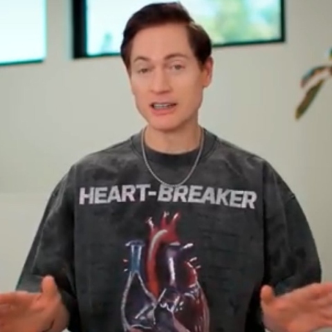 O Μπράιαν Τζόνσον στραμπούληξε το πόδι του, αλλά δε λυπήθηκε κανείς 