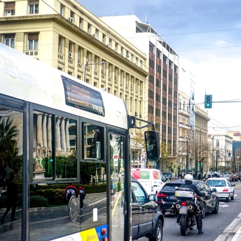 Αυτοκίνητα στο κέντρο της Αθήνας - Κίνηση