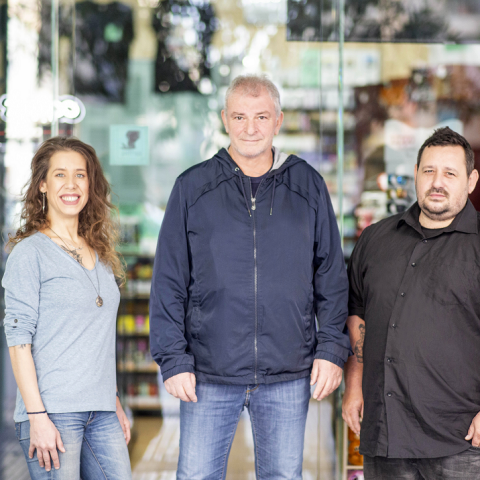 Mια σύγχρονη Πυθία σε περιμένει στα Πατήσια και ...online