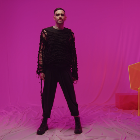 Ivan Pyatvolya: Ενας queer καλλιτέχνης συστήνεται με το πρώτο του single “Toxic love”  