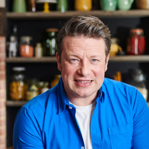 Ο Jamie Oliver φιλοξενεί δύο οικογένειες από την Ουκρανία