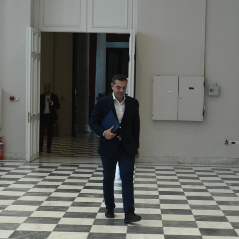 Ο ΣΥΡΙΖΑ φεύγει, η «αντισυστημική» απειλή παραμένει