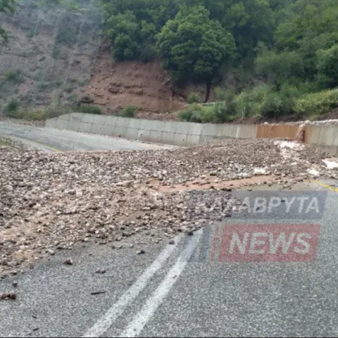 Ζημιές από τις ισχυρές βροχές και και το χαλάζι και στα Καλάβρυτα